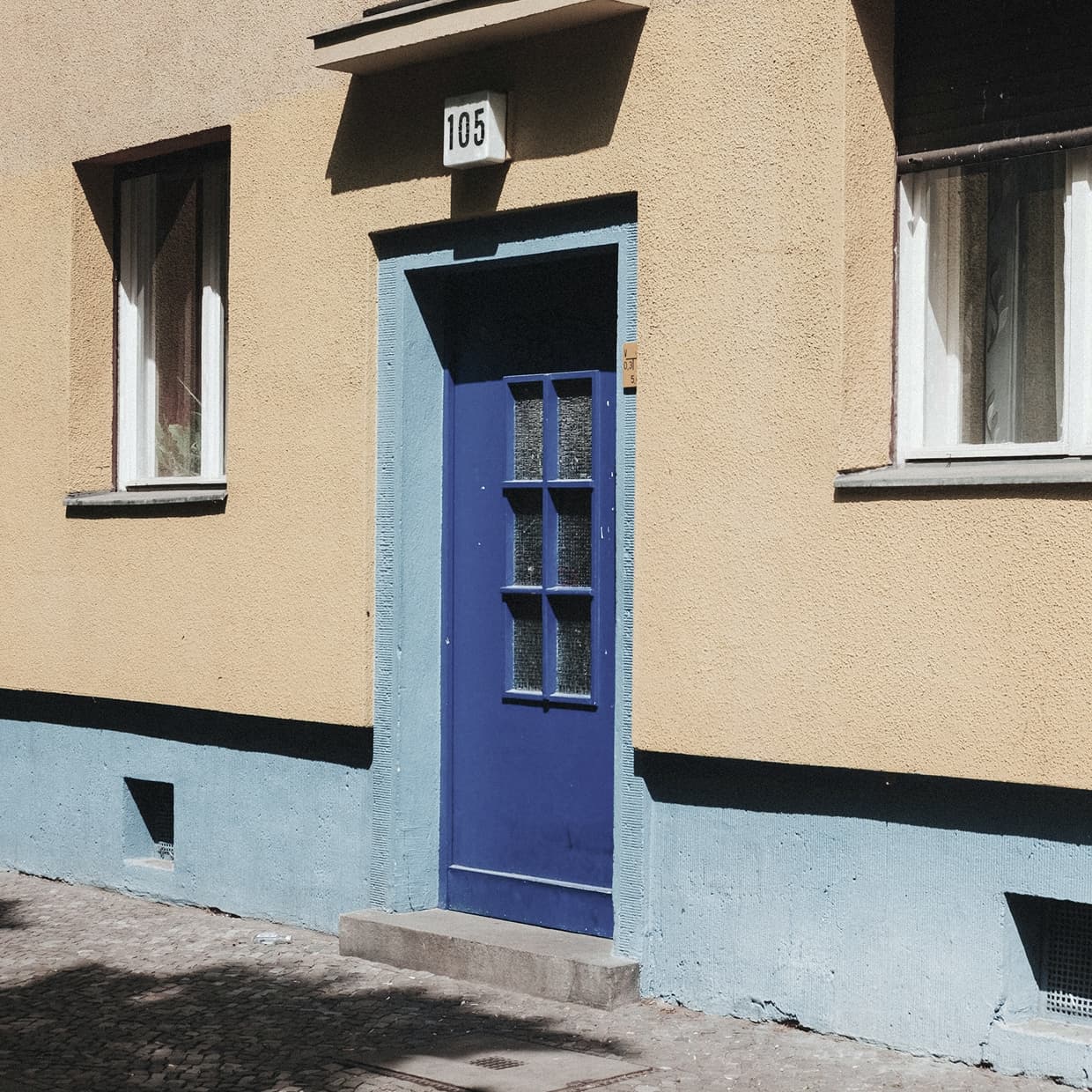Original image before applying Hue Curves effect